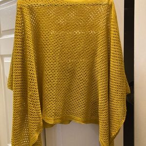 OS, yellow poncho. Super cute!!